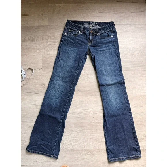 American Eagle women's 4 boot cut Favorite Boyfriend jeans - Picture 2 of 8